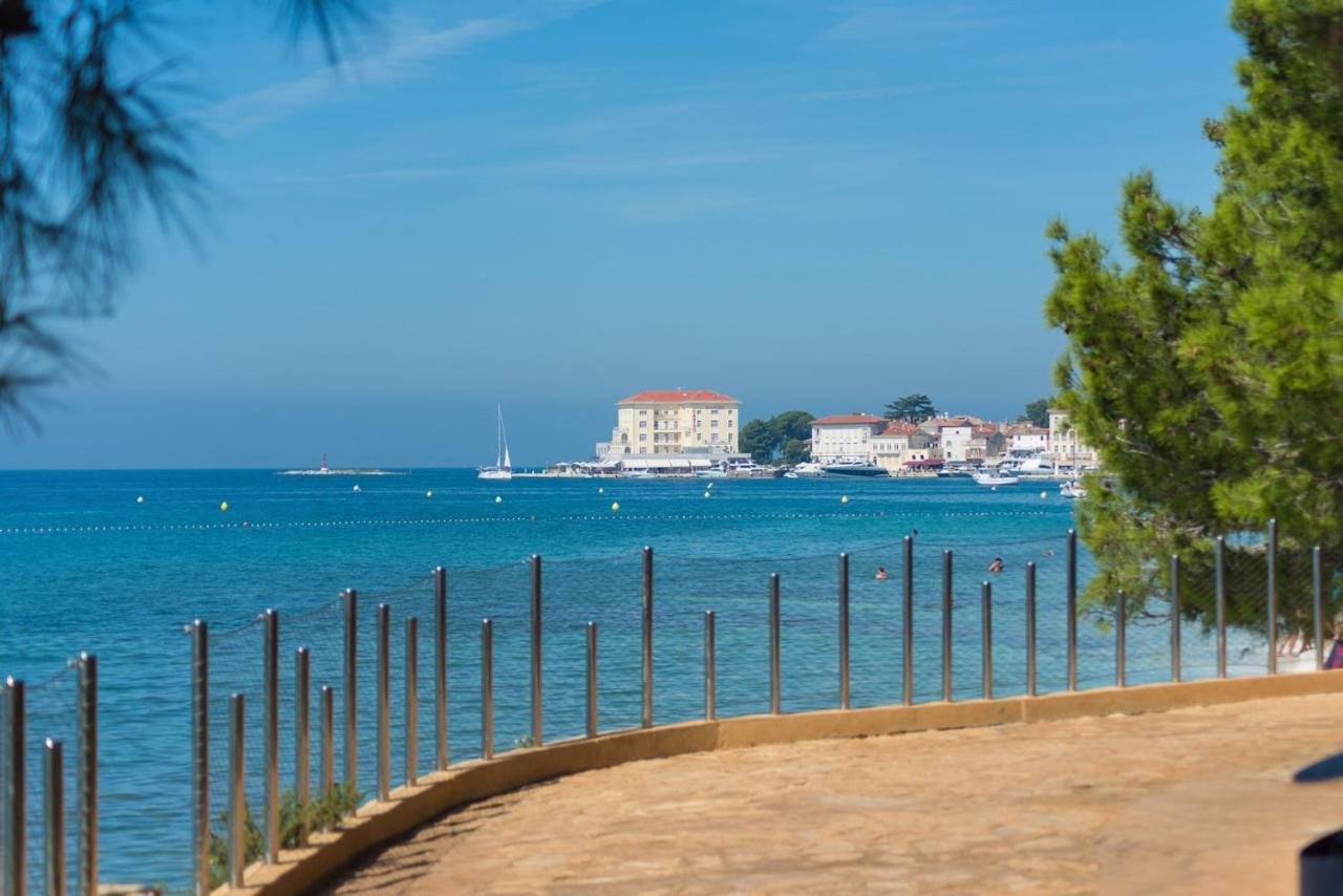 Rooms Vitoria On Joakim Square Porec Exterior photo