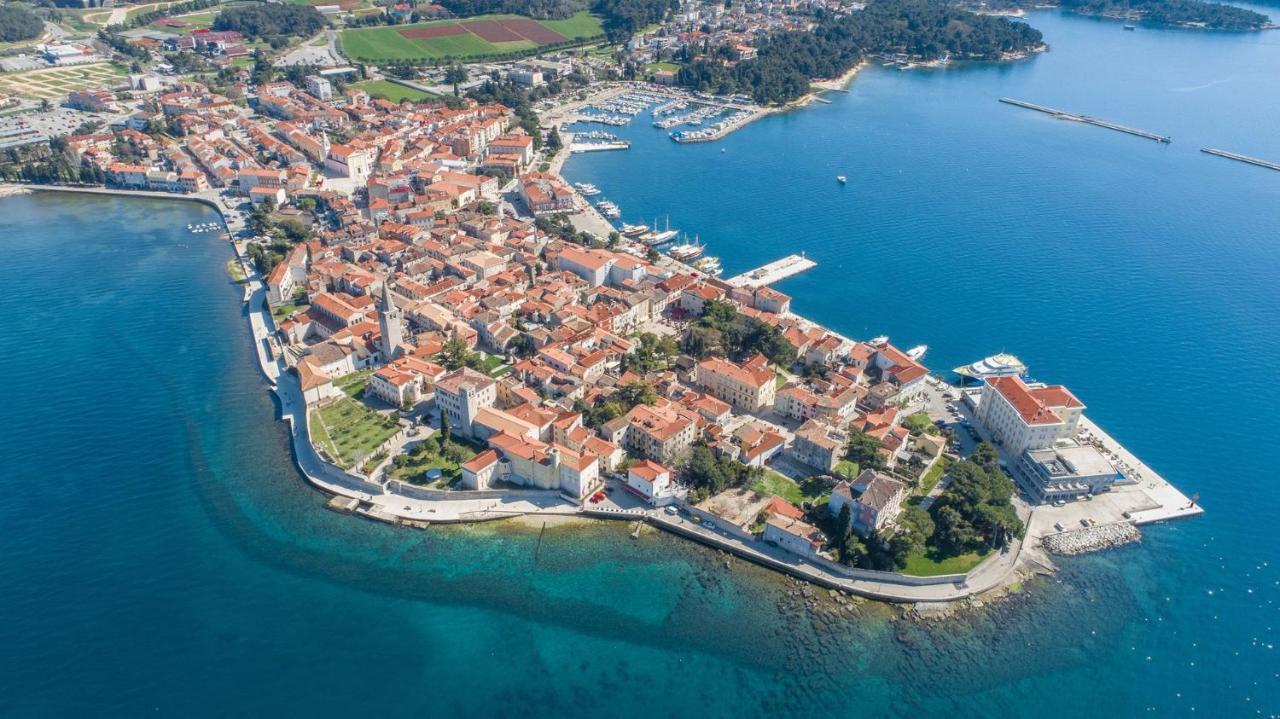 Rooms Vitoria On Joakim Square Porec Exterior photo