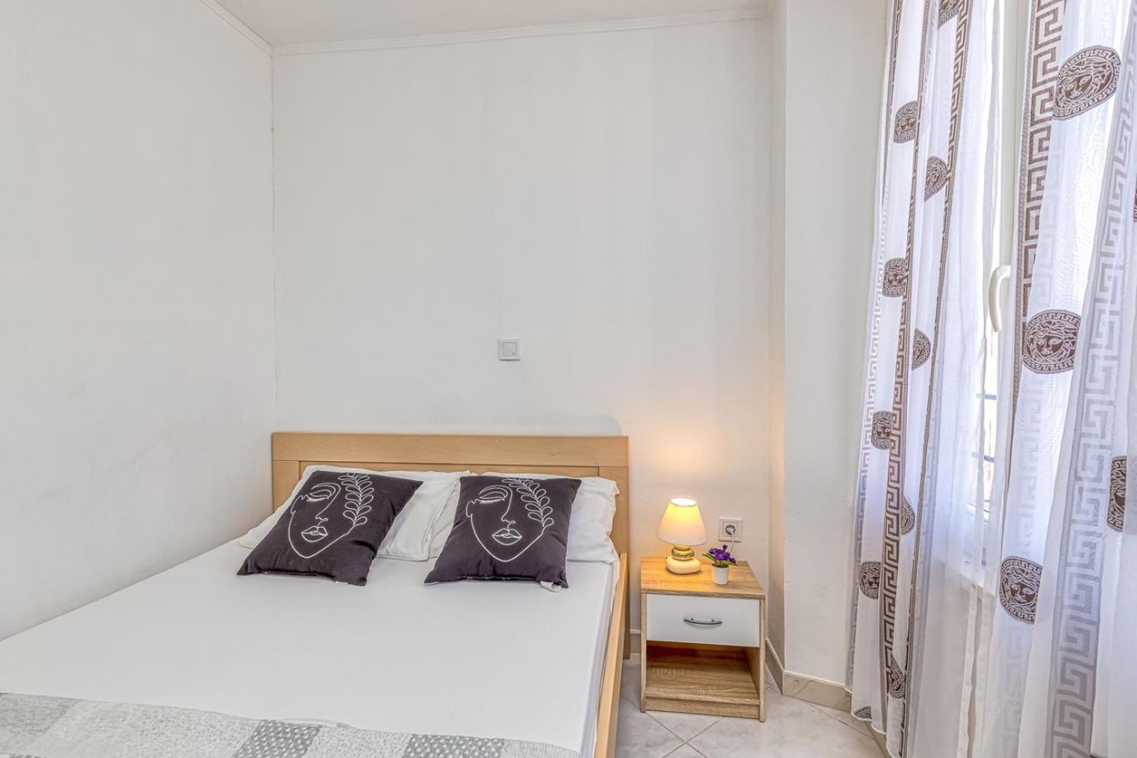 Rooms Vitoria On Joakim Square Porec Room photo